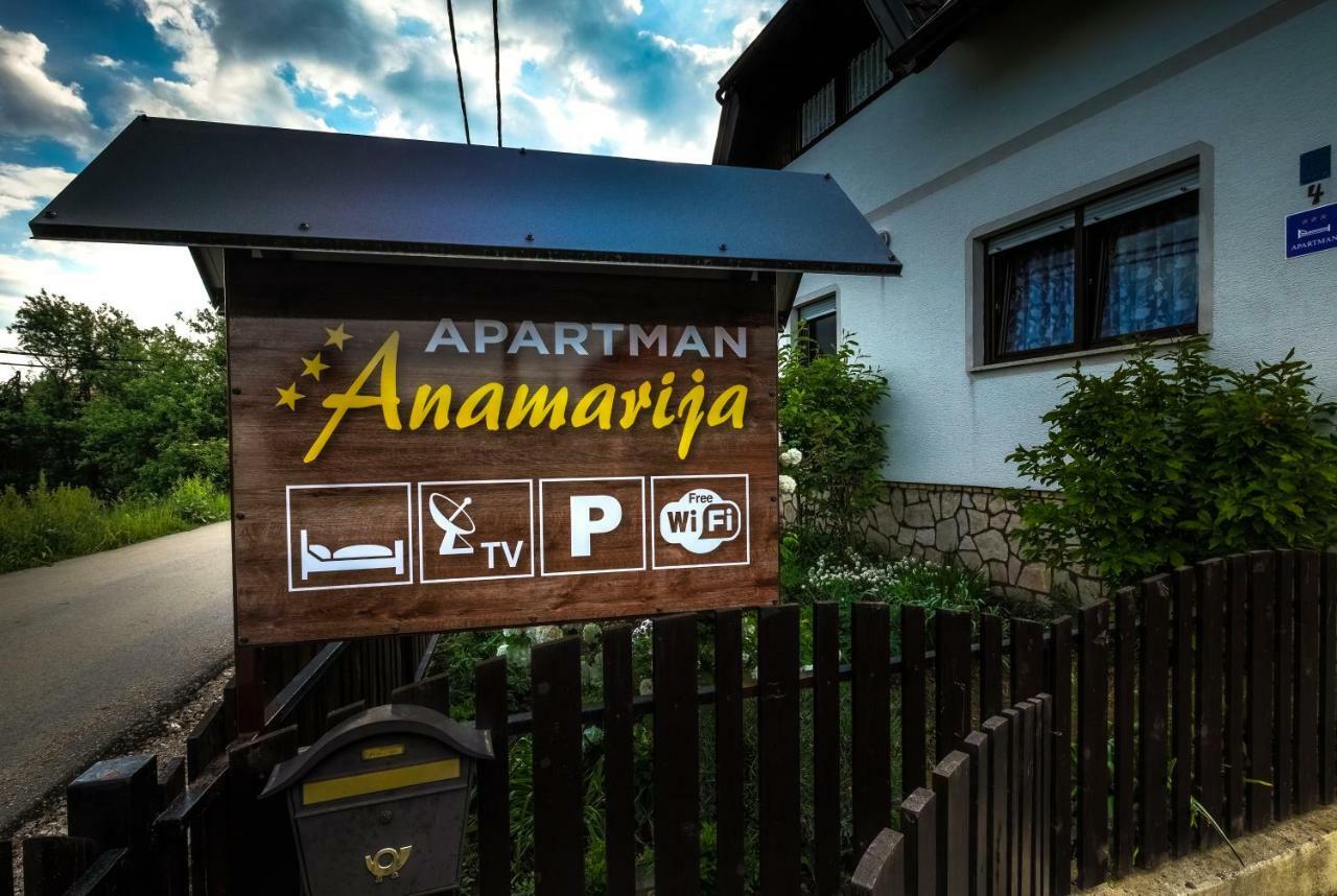 Anamarija Apartments Licko Petrovo Selo Exterior photo